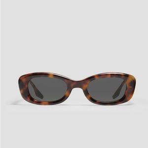 Gentle Monster Tambu 02 Sunglasses